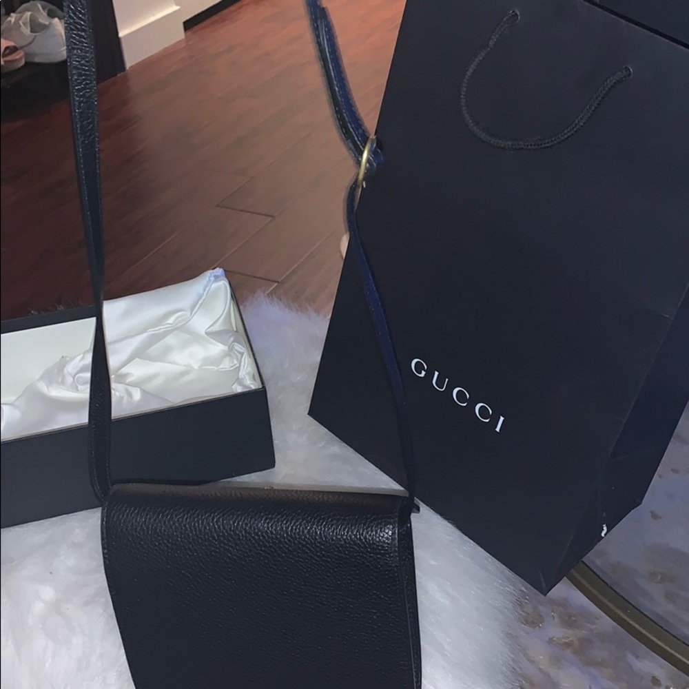 “Blind for Love” Gucci crossbody - Picture 6 of 9